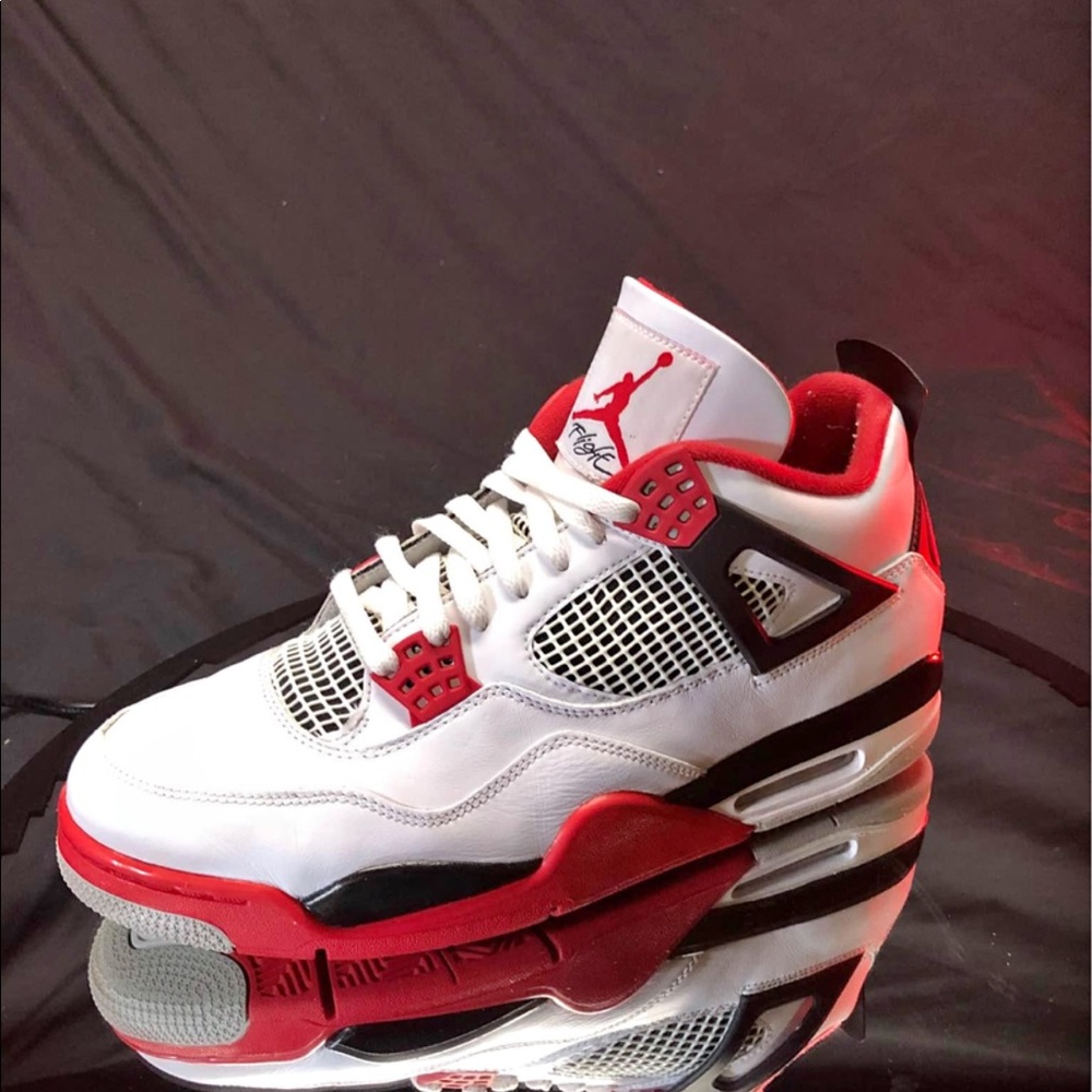 Jordan 4 Fire Red